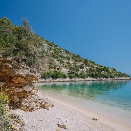 Robinson Paradise *